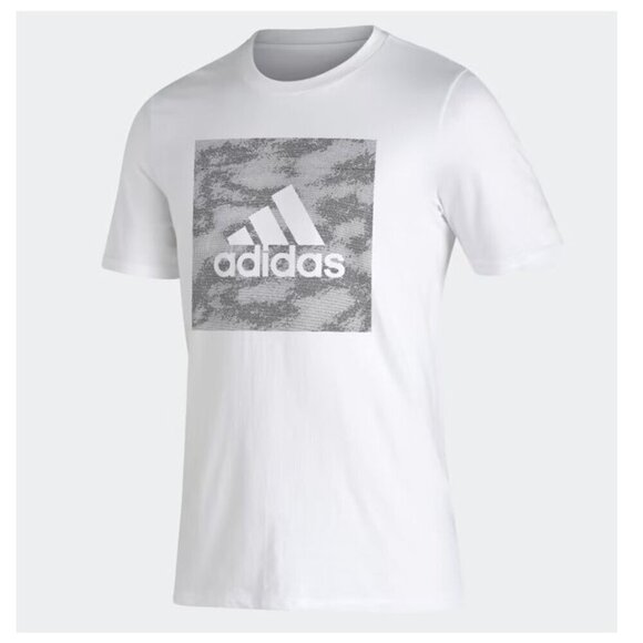 💎459 Adidas BADGE OF SPORT CAMO WASH Graphic T-Shirt - Picture 1 of 6